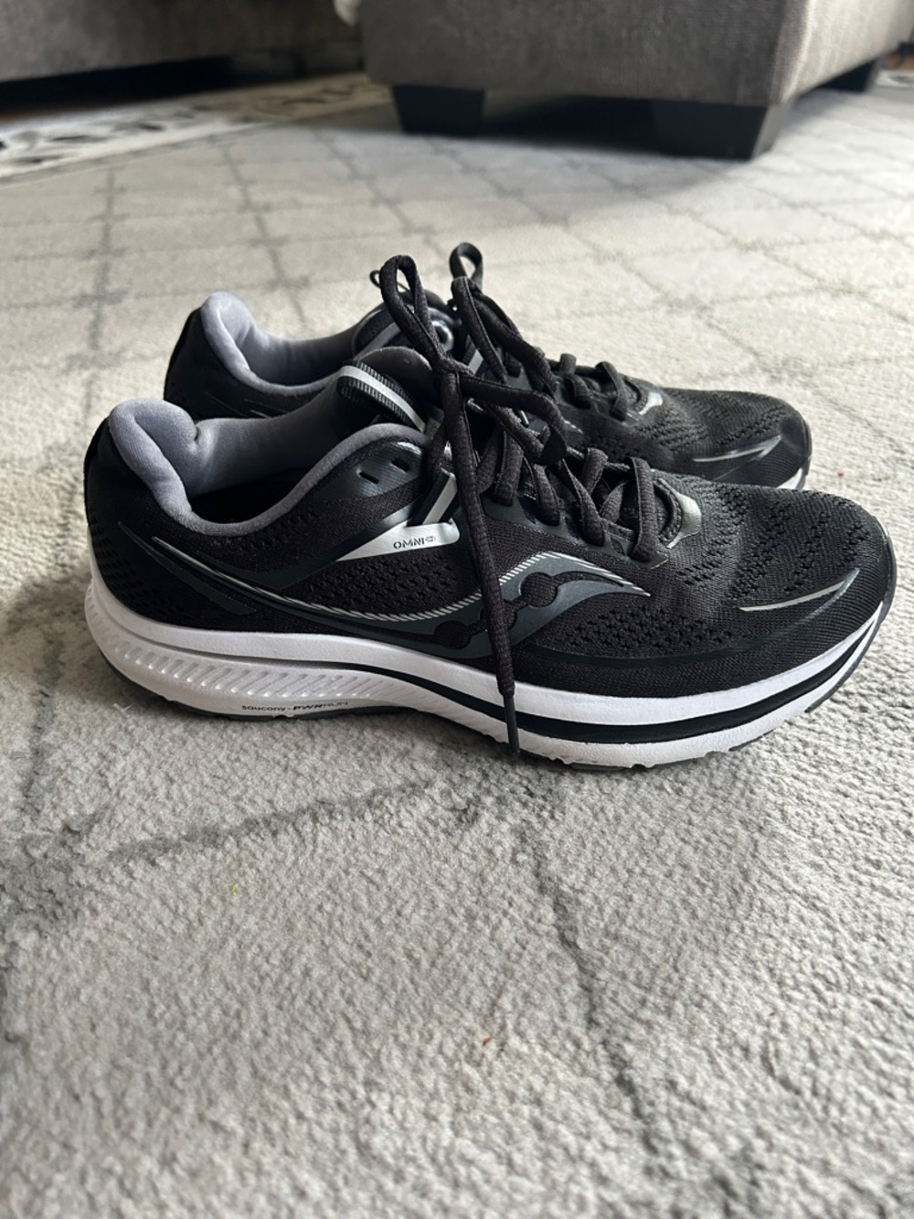 Saucony Omni 21 Women’s Sneakers